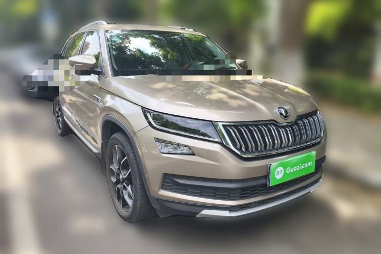 Used Skoda Kodiaq 2019 Facelifted TSI330 7-Seater Two-Wheel-Drive Luxury Enjoyment Edition China VI Standard Front Right 45 Deg