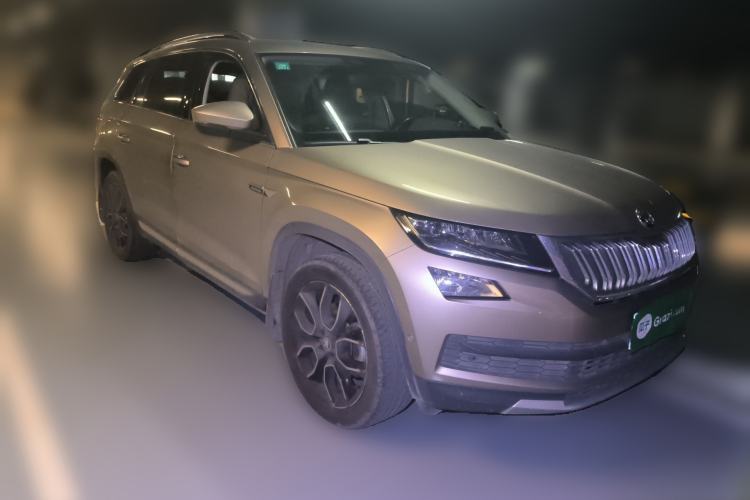 Used Skoda Kodiaq 2019 Facelifted TSI330 7-Seater Two-Wheel-Drive Luxury Enjoyment Edition China VI Standard Front Right 45 Deg