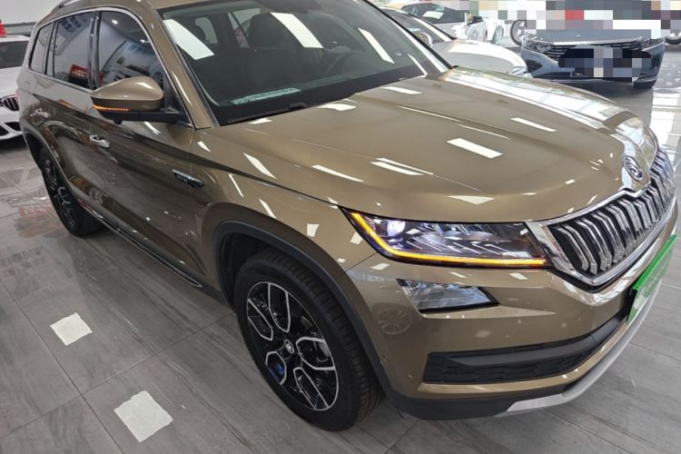 Used Skoda Kodiaq 2019 Facelifted TSI330 7-Seater Two-Wheel-Drive Luxury Enjoyment Edition China VI Standard Front Right 45 Deg