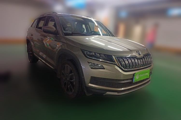 Used Skoda Kodiaq 2019 Facelifted TSI330 7-Seater Two-Wheel-Drive Deluxe Enjoyment Version China V Emission Standard Front Right 45 Deg