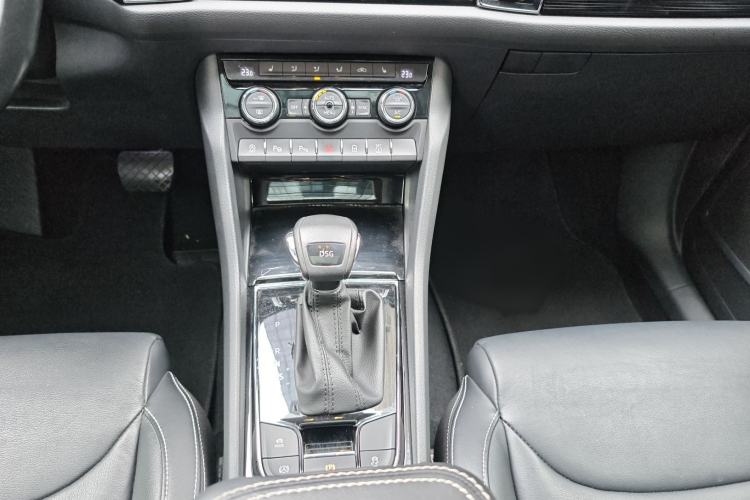 Used Skoda Kodiaq 2019 Facelifted TSI330 5-Seater Two-Wheel-Drive Luxury Enjoyment Edition China VI Standard Gear Lever