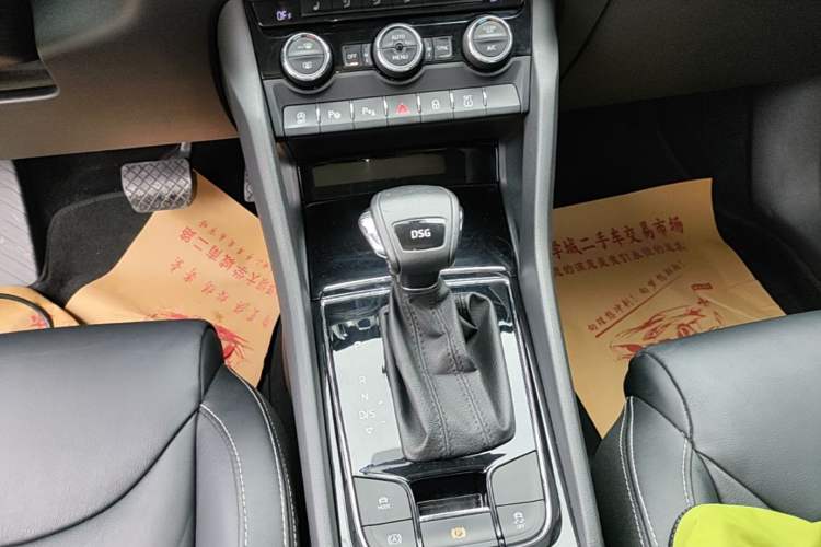 Used Skoda Kodiaq 2019 Facelifted TSI330 7-Seater Two-Wheel-Drive Luxury Enjoyment Edition China VI Standard Gear Lever
