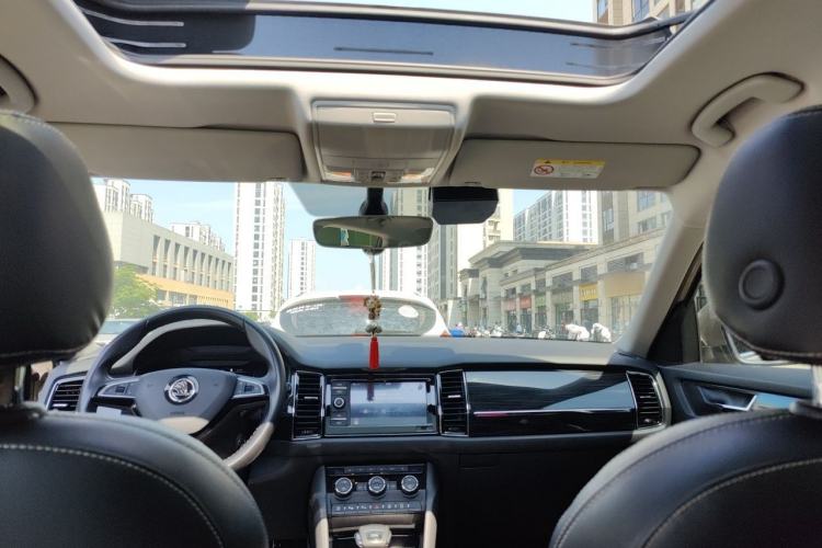 Used Skoda Kodiaq 2019 Facelifted TSI330 5-Seater Two-Wheel-Drive Luxury Enjoyment Edition China VI Standard Headliner