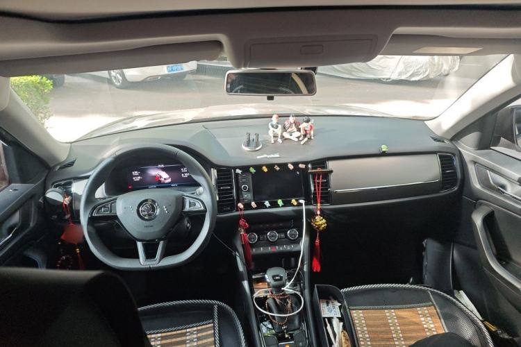 Used Skoda Kodiaq 2019 Restyled TSI330 5-Seater Two-Wheel Drive Comfort Version China VI Standard Headliner