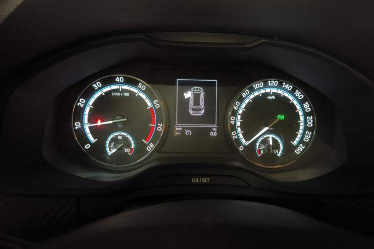 Used Skoda Kodiaq 2019 Restyled TSI330 5-Seater Two-Wheel Drive Standard Version China VI Instrument Cluster