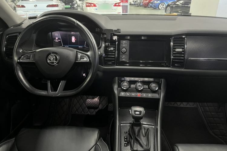 Used Skoda Kodiaq 2019 Facelifted TSI330 5-Seater Two-Wheel-Drive Luxury Enjoyment Edition China VI Standard Interior 1