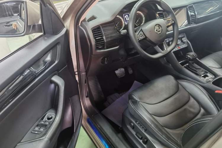 Used Skoda Kodiaq 2019 TSI330 5-Seat Two-Wheel Drive Luxury Enjoyment Edition China V Standard Interior 4