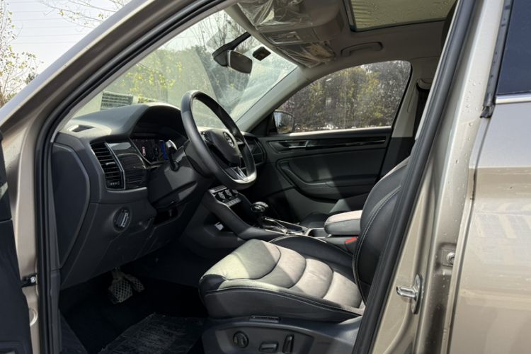 Used Skoda Kodiaq 2019 Facelifted TSI330 7-Seater Two-Wheel-Drive Luxury Enjoyment Edition China VI Standard Interior 5