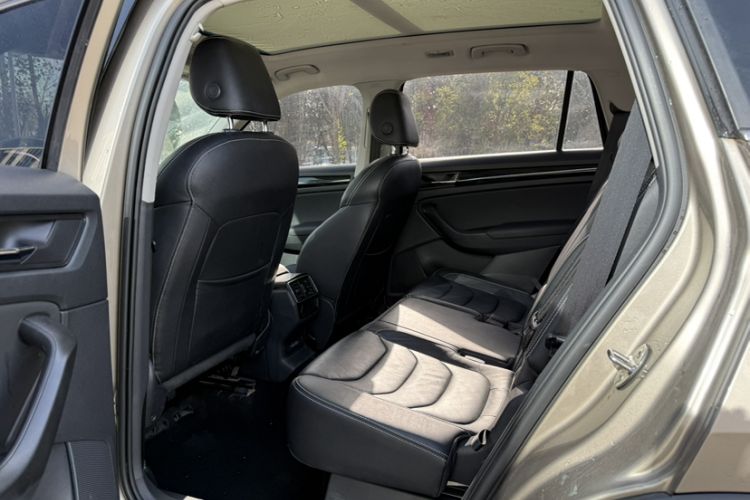 Used Skoda Kodiaq 2019 Facelifted TSI330 7-Seater Two-Wheel-Drive Luxury Enjoyment Edition China VI Standard Interior 6