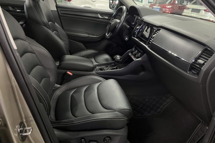 Used Skoda Kodiaq 2019 Facelifted TSI330 5-Seater Two-Wheel-Drive Luxury Enjoyment Edition China VI Standard Interior 8