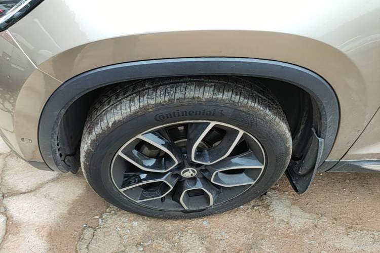Used Skoda Kodiaq 2019 Facelifted TSI330 7-Seater Two-Wheel-Drive Luxury Enjoyment Edition China VI Standard Left Front Wheel Hub