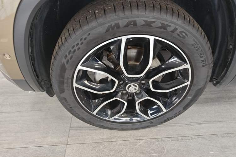 Used Skoda Kodiaq 2019 Facelifted TSI330 7-Seater Two-Wheel-Drive Luxury Enjoyment Edition China VI Standard Left Front Wheel Hub