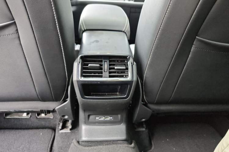 Used Skoda Kodiaq 2019 Facelifted TSI330 5-Seater Two-Wheel-Drive Luxury Enjoyment Edition China VI Standard Left Rear Seat