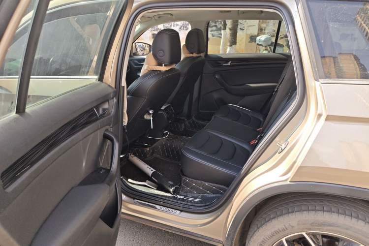 Used Skoda Kodiaq 2019 Facelifted TSI330 5-Seater Two-Wheel-Drive Luxury Enjoyment Edition China VI Standard Left Rear Seat