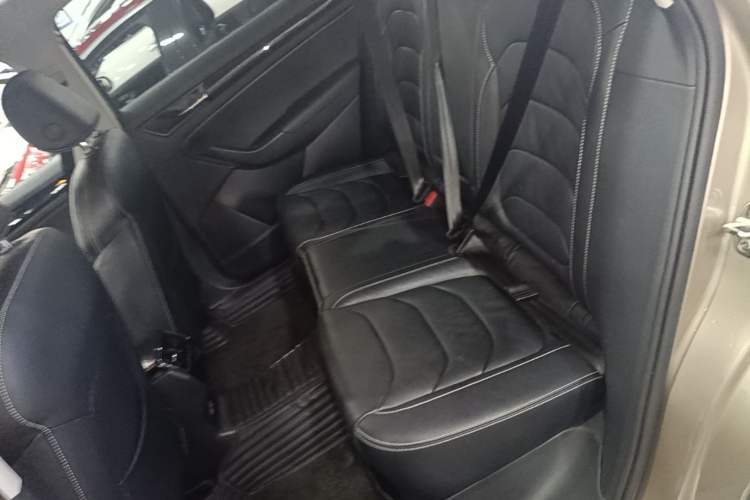 Used Skoda Kodiaq 2019 Facelifted TSI330 5-Seater Two-Wheel-Drive Luxury Enjoyment Edition China VI Standard Left Rear Seat