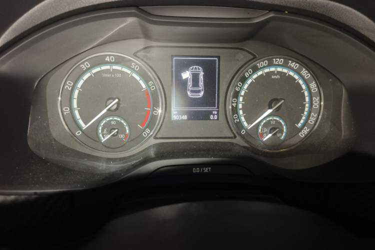 Used Skoda Kodiaq 2019 Restyled TSI330 5-Seater Two-Wheel Drive Standard Version China VI Odometer Close Up