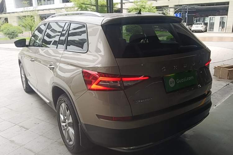 Used Skoda Kodiaq 2019 Facelifted TSI330 5-Seater Two-Wheel-Drive Luxury Enjoyment Edition China VI Standard Rear Left 45 Deg