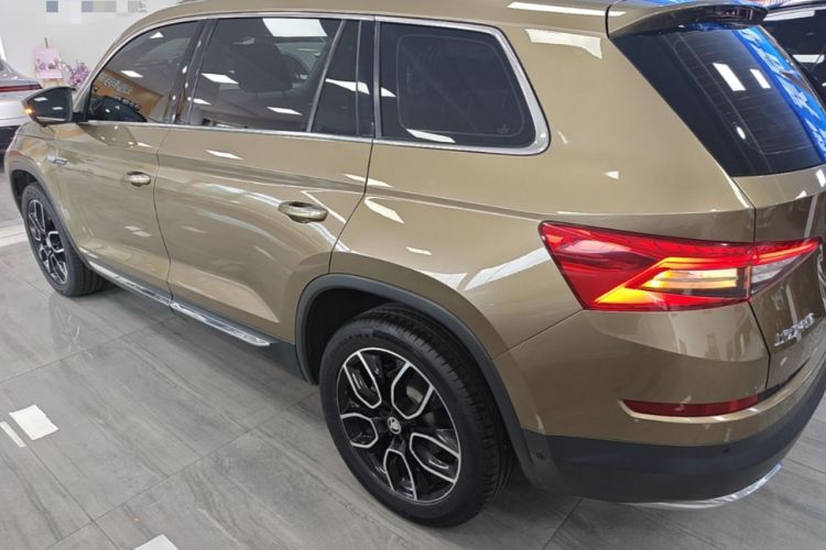 Used Skoda Kodiaq 2019 Facelifted TSI330 7-Seater Two-Wheel-Drive Luxury Enjoyment Edition China VI Standard Rear Left 45 Deg