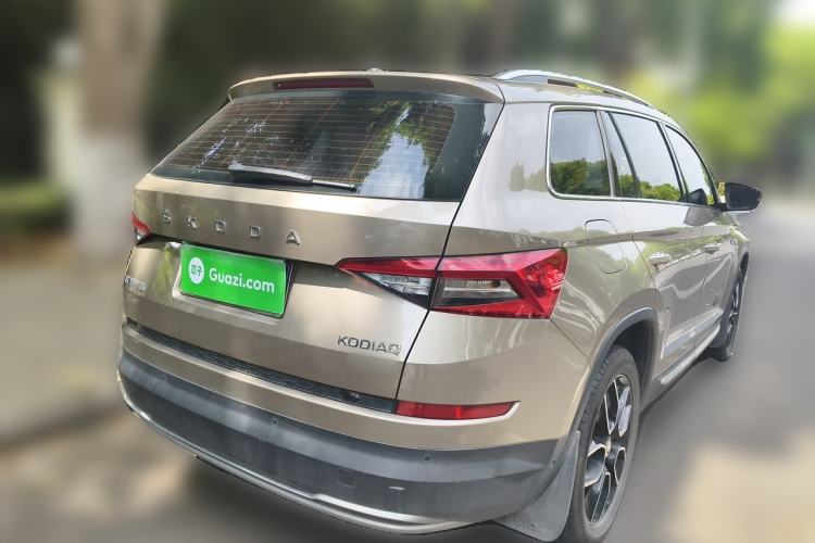 Used Skoda Kodiaq 2019 Facelifted TSI330 7-Seater Two-Wheel-Drive Luxury Enjoyment Edition China VI Standard Rear Right 45 Deg