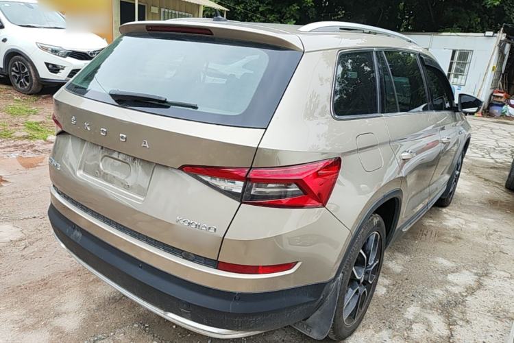 Used Skoda Kodiaq 2019 Facelifted TSI330 7-Seater Two-Wheel-Drive Luxury Enjoyment Edition China VI Standard Rear Right 45 Deg