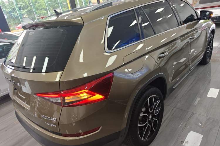 Used Skoda Kodiaq 2019 Facelifted TSI330 7-Seater Two-Wheel-Drive Luxury Enjoyment Edition China VI Standard Rear Right 45 Deg