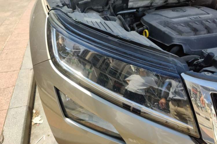 Used Skoda Kodiaq 2019 Facelifted TSI330 5-Seater Two-Wheel-Drive Luxury Enjoyment Edition China VI Standard Right Front Headlight