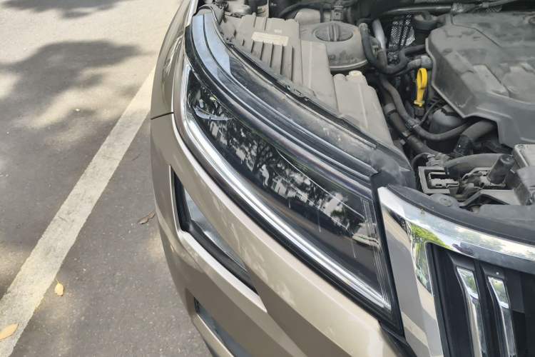 Used Skoda Kodiaq 2019 Facelifted TSI330 7-Seater Two-Wheel-Drive Luxury Enjoyment Edition China VI Standard Right Front Headlight