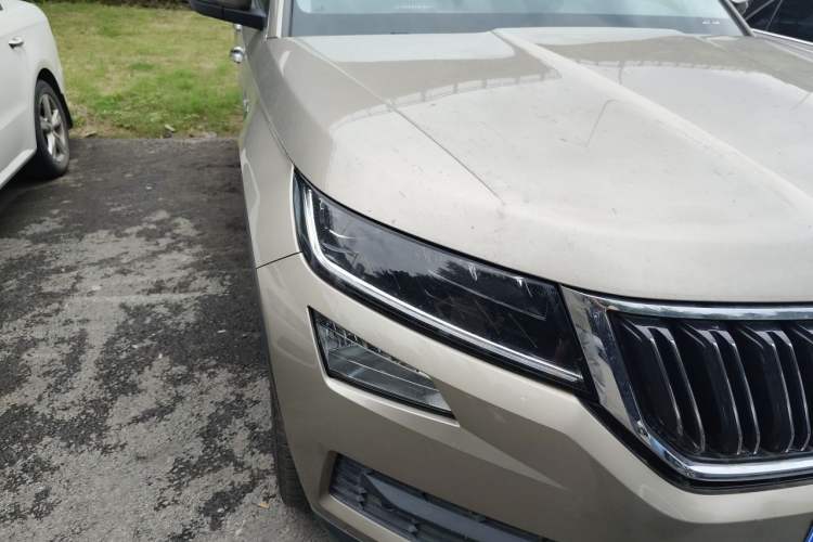 Used Skoda Kodiaq 2019 TSI380 7-Seater Four-Wheel-Drive Flagship Model China V Standard Right Front Headlight