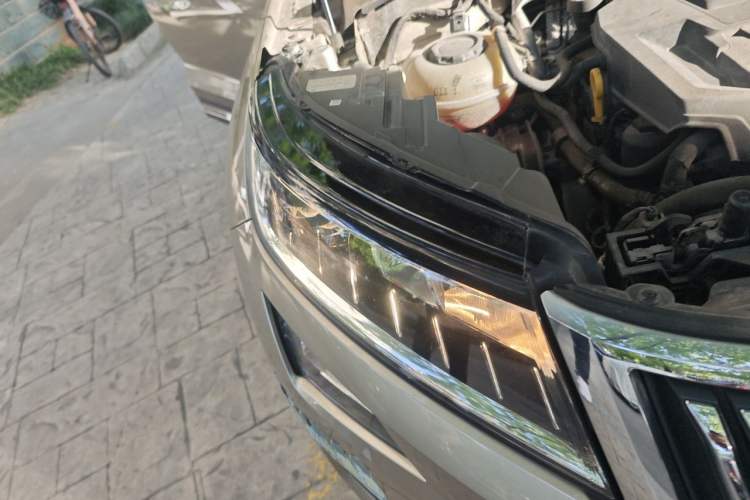 Used Skoda Kodiaq 2019 Restyled TSI330 5-Seater Two-Wheel Drive Comfort Version China VI Standard Right Front Headlight