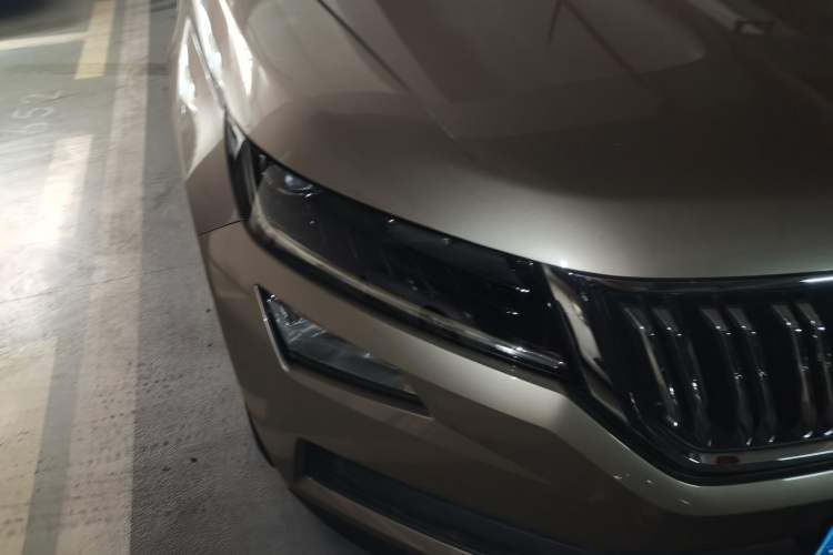 Used Skoda Kodiaq 2019 TSI330 5-Seat Two-Wheel Drive Luxury Enjoyment Edition China V Standard Right Front Headlight