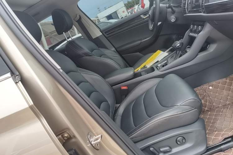 Used Skoda Kodiaq 2019 Facelifted TSI330 7-Seater Two-Wheel-Drive Luxury Enjoyment Edition China VI Standard Right Front Seat