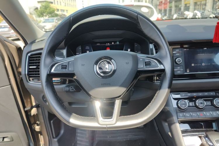 Used Skoda Kodiaq 2019 Facelifted TSI330 5-Seater Two-Wheel-Drive Luxury Enjoyment Edition China VI Standard Steering Wheel