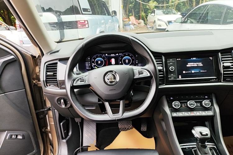 Used Skoda Kodiaq 2019 Facelifted TSI330 7-Seater Two-Wheel-Drive Luxury Enjoyment Edition China VI Standard Steering Wheel