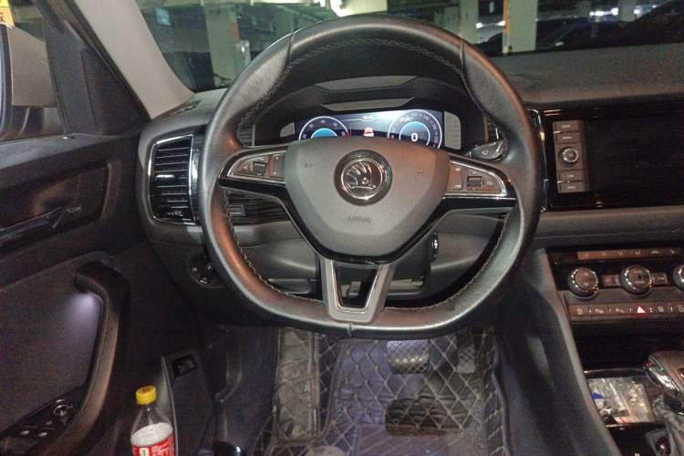 Used Skoda Kodiaq 2019 Facelifted TSI330 7-Seater Two-Wheel-Drive Deluxe Enjoyment Version China V Emission Standard Steering Wheel