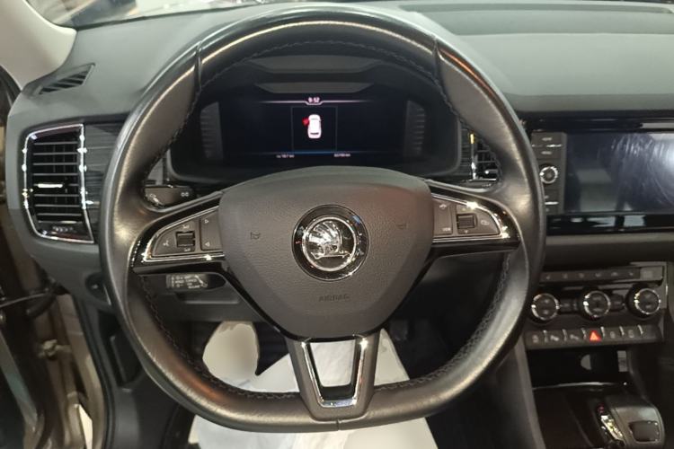 Used Skoda Kodiaq 2019 Facelifted TSI330 5-Seater Two-Wheel-Drive Luxury Enjoyment Edition China VI Standard Steering Wheel