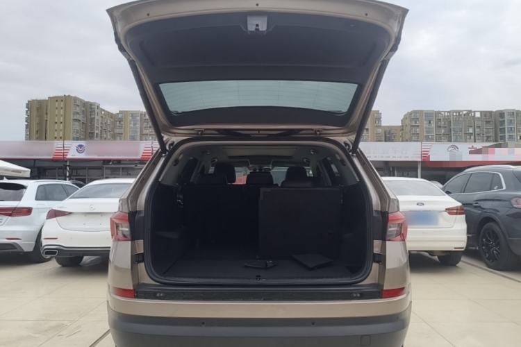 Used Skoda Kodiaq 2019 Facelifted TSI330 7-Seater Two-Wheel-Drive Luxury Enjoyment Edition China VI Standard Trunk