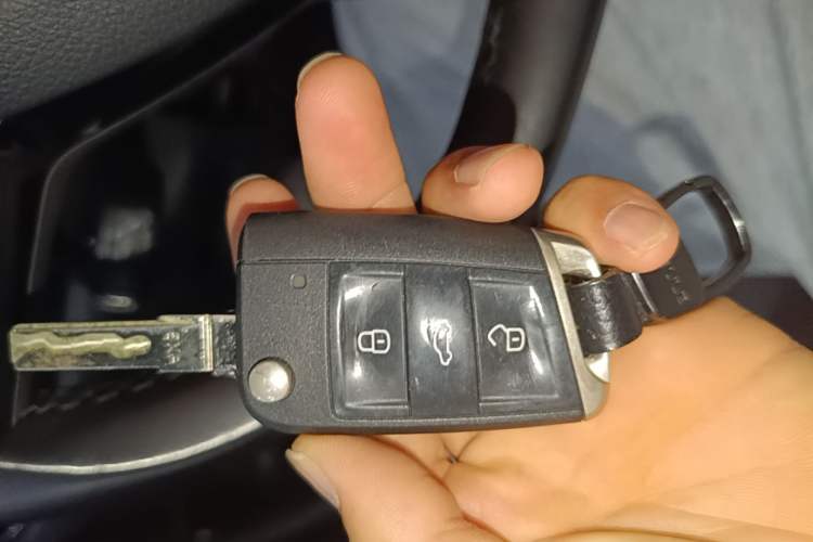 Used Skoda Kodiaq 2019 Facelifted TSI330 5-Seater Two-Wheel-Drive Luxury Enjoyment Edition China VI Standard Vehicle Key