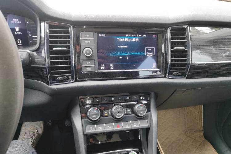 Used Skoda Kodiaq 2019 Facelifted TSI330 7-Seater Two-Wheel-Drive Luxury Enjoyment Edition China VI Standard Audio And AC Panel