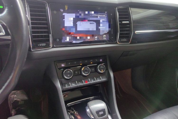 Used Skoda Kodiaq 2019 TSI330 5-Seat Two-Wheel Drive Luxury Enjoyment Edition China VI Standard Audio And AC Panel