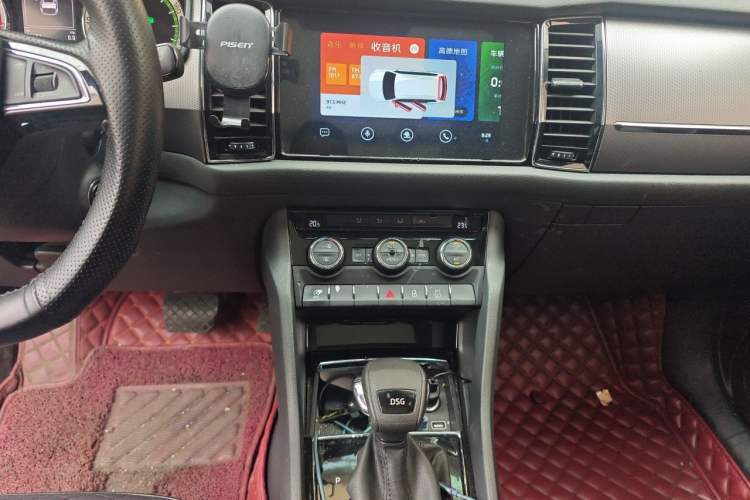 Used Skoda Kodiaq 2019 TSI330 7-Seater Two-Wheel-Drive Comfort Edition China V Standard Audio And AC Panel