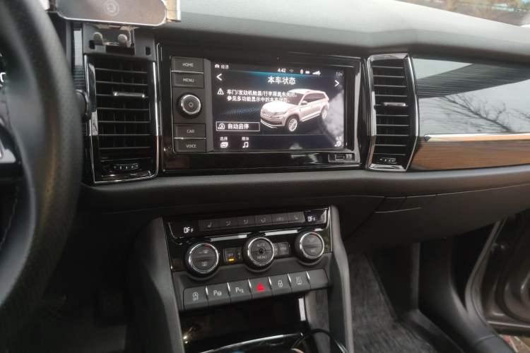 Used Skoda Kodiaq 2019 Facelifted TSI330 7-Seater Two-Wheel-Drive Luxury Enjoyment Edition China VI Standard Audio And AC Panel