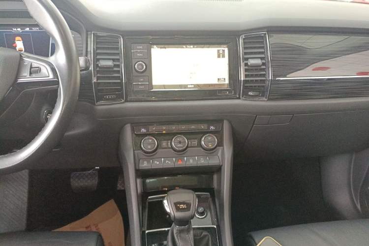 Used Skoda Kodiaq 2019 Facelifted TSI380 7-Seater All-Wheel-Drive Flagship Version China VI Standard Audio And AC Panel