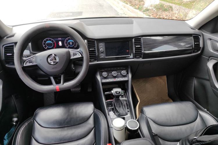 Used Skoda Kodiaq 2019 Facelifted TSI330 7-Seater Two-Wheel-Drive Luxury Enjoyment Edition China VI Standard Center Console