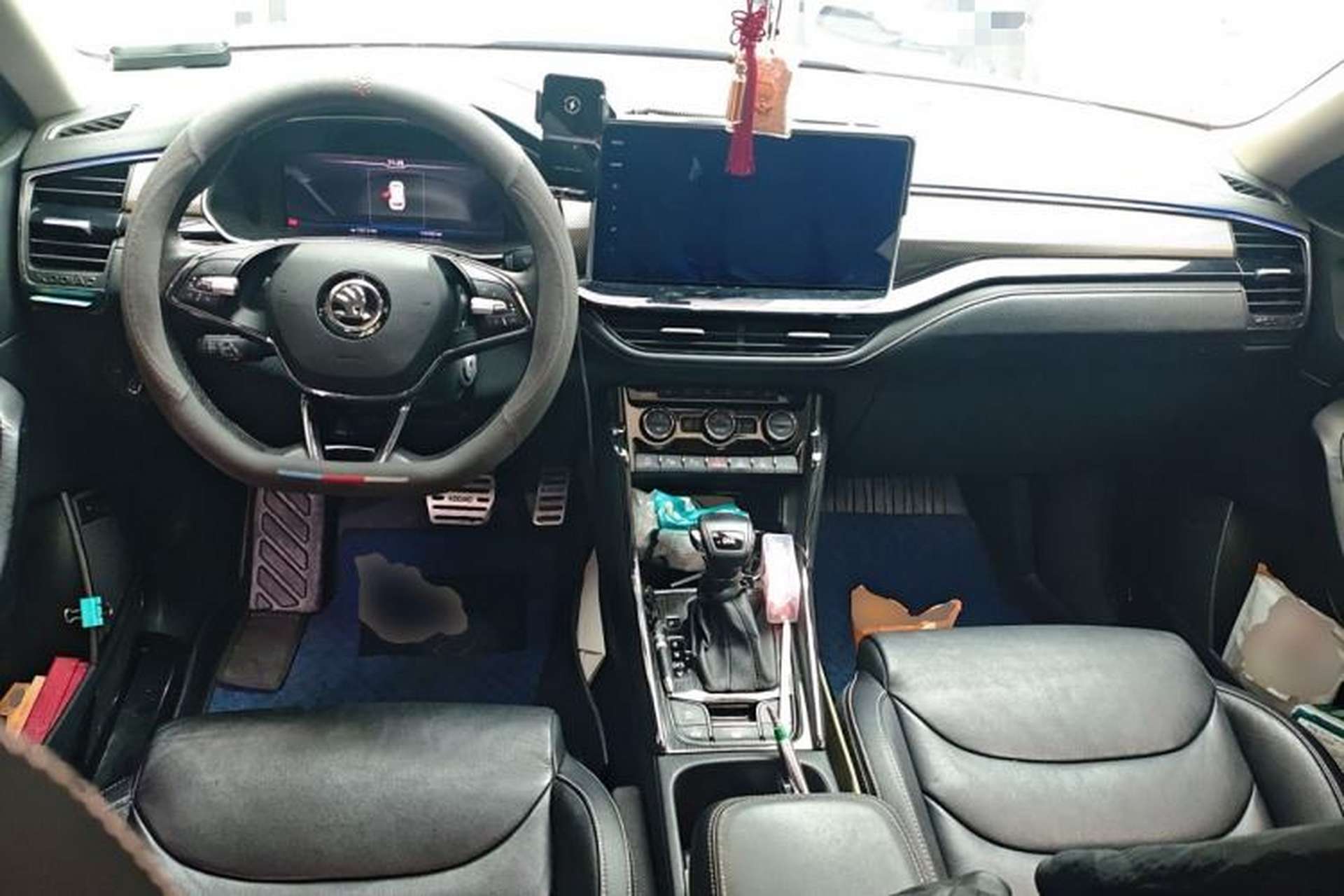 Used Skoda Kodiaq 2019 Facelifted TSI330 7-Seater Two-Wheel-Drive Luxury Enjoyment Edition China VI Standard Center Console