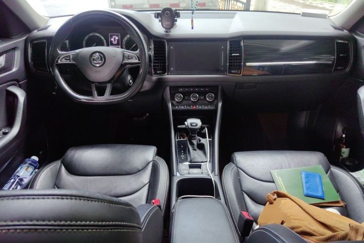 Used Skoda Kodiaq 2019 TSI330 5-Seat Two-Wheel Drive Luxury Enjoyment Edition China VI Standard Center Console