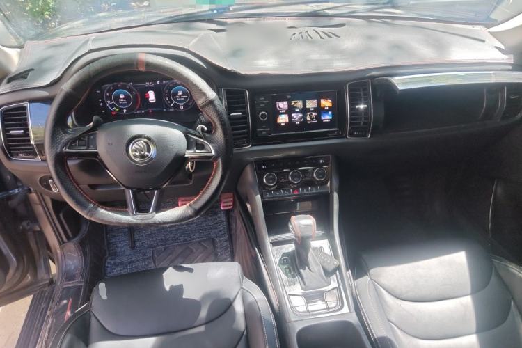 Used Skoda Kodiaq 2019 Facelifted TSI330 7-Seater Two-Wheel-Drive Luxury Enjoyment Edition China VI Standard Center Console