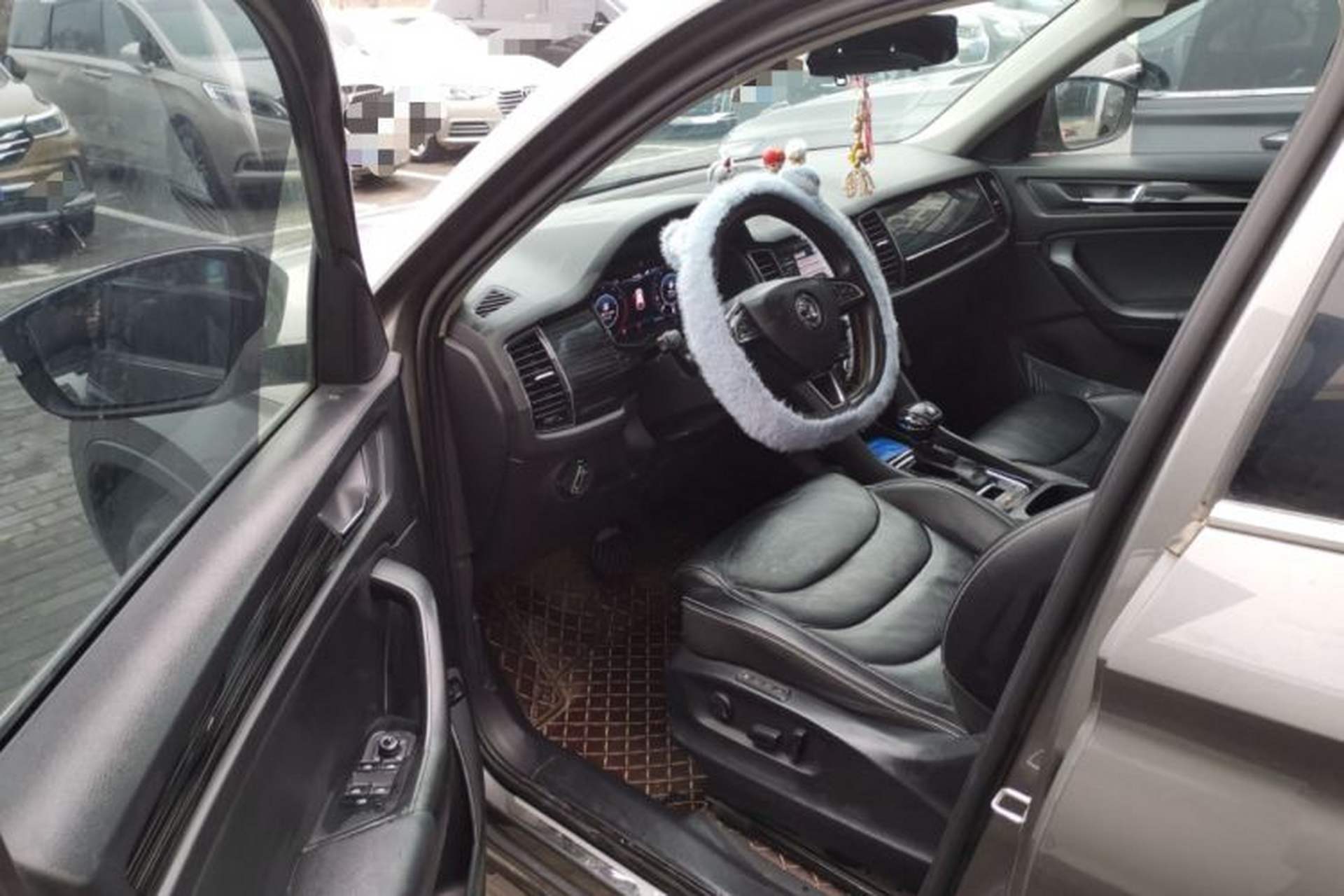 Used Skoda Kodiaq 2019 Facelifted TSI330 7-Seater Two-Wheel-Drive Luxury Enjoyment Edition China VI Standard Driver Seat