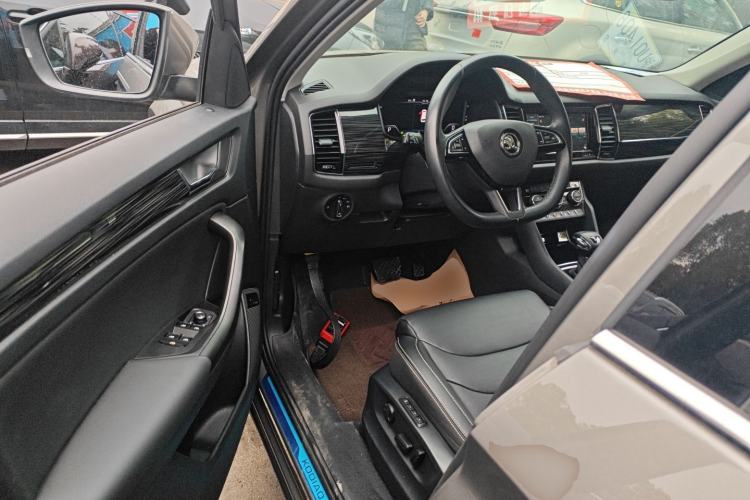 Used Skoda Kodiaq 2019 Facelifted TSI330 7-Seater Two-Wheel-Drive Luxury Enjoyment Edition China VI Standard Driver Seat