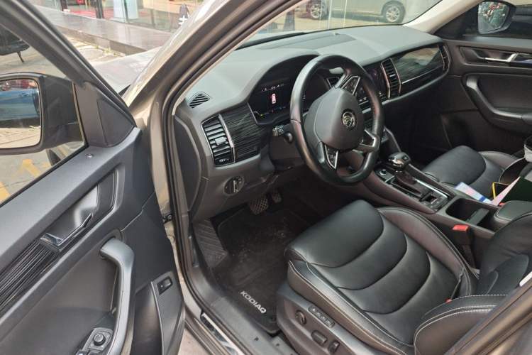 Used Skoda Kodiaq 2019 Facelifted TSI330 5-Seater Two-Wheel-Drive Luxury Enjoyment Edition China VI Standard Driver Seat