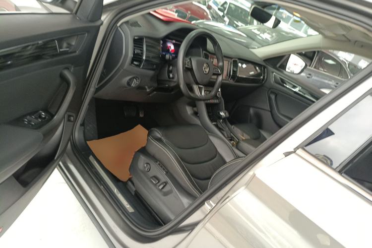 Used Skoda Kodiaq 2019 Facelifted TSI380 7-Seater All-Wheel-Drive Flagship Version China VI Standard Driver Seat